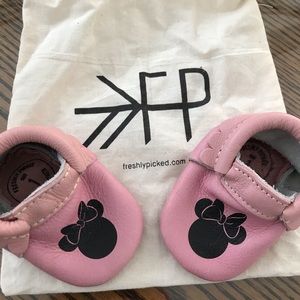 SOLD Freshly Picked Moccasins Mini Mouse pink!